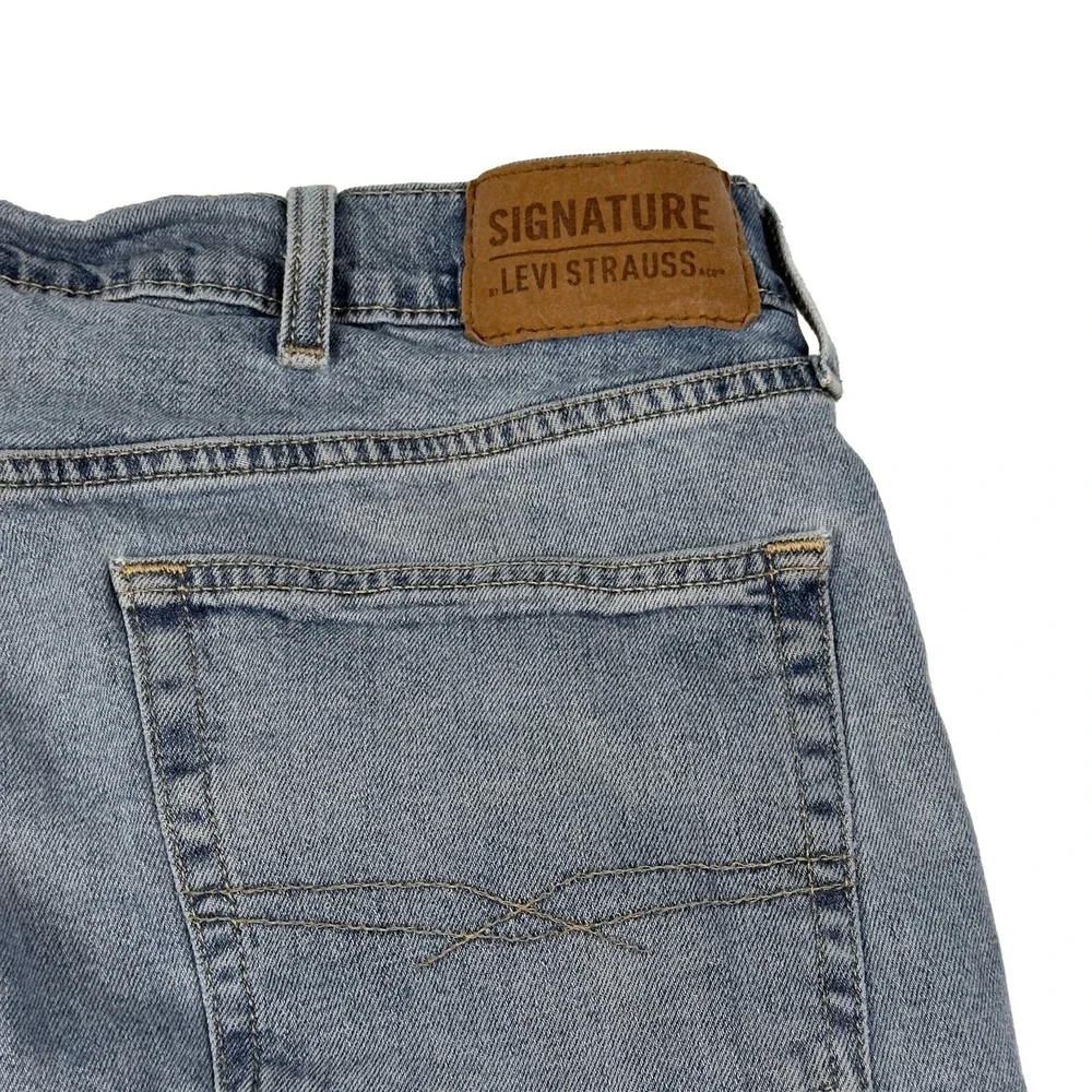 Signature by Levis Mens Jeans Relaxed Straight Size‎ 42x30 Light Wash Stretch